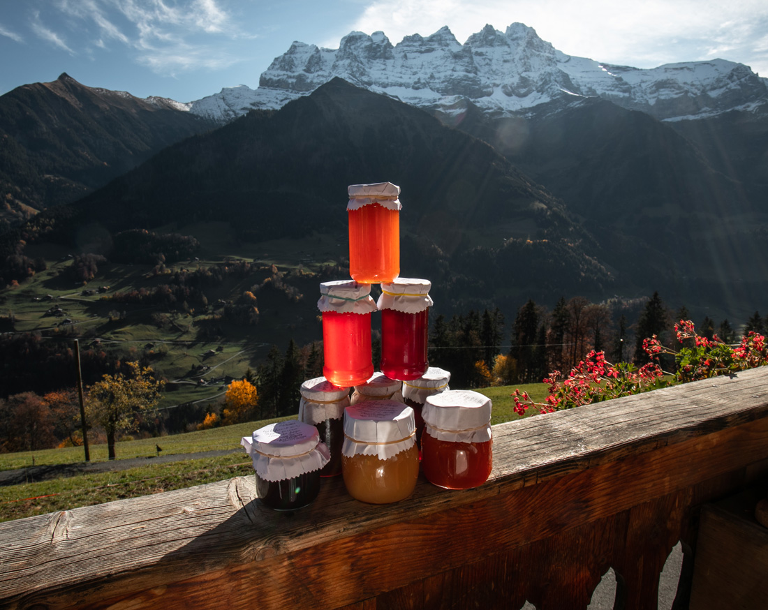 Fromage à raclette du Valais du Chablais produit par Laurant Ecoeur à la ferme des Lisats avec les Dents du Midi